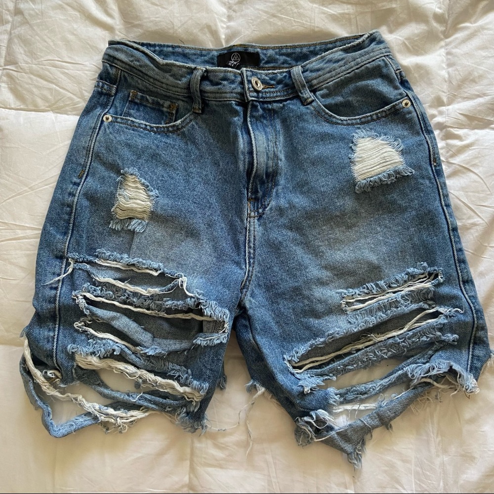 ❗️SOLD❗️Missguided high-waisted Long denim shorts